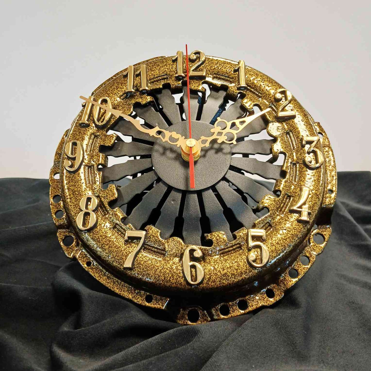 Zegar z docisku sprzęgła