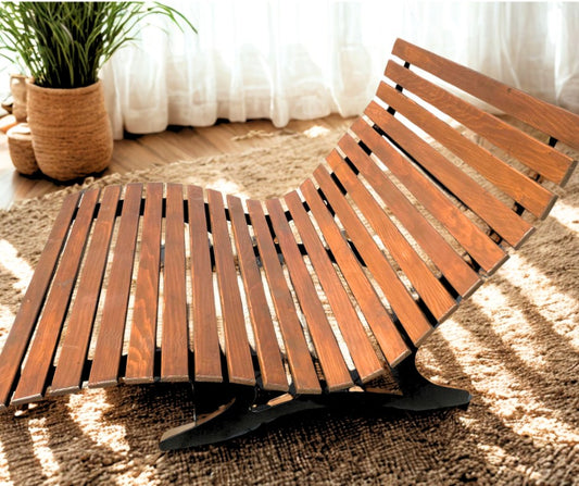 Drewniany fotel relaksacyjny